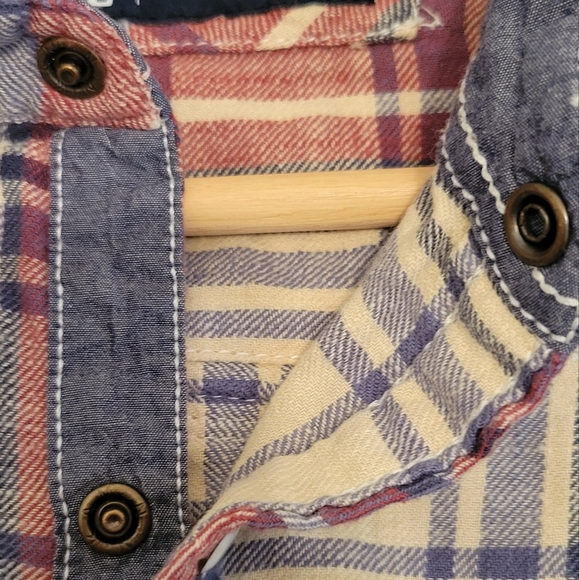 BKE Women's Plaid Flannel Shirt With Pearl Button Snap Closure Size Largr - Picture 6 of 8